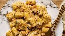 Creamy Salmon Alfredo Pasta