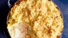 Creamy fish & leek pie