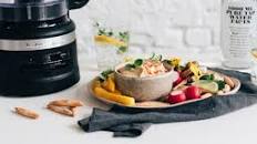 Creamy garlic hummus with tahini recipe | Recipes | KitchenAid IT