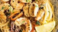 Creamy garlic seafood pasta