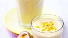Creamy mango & coconut smoothie