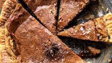 Crinkly Salted Caramel Snickerdoodle Pie
