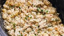 Crockpot Parmesan Garlic Chicken Pasta