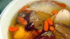 Double-boiled American Ginseng roots soup