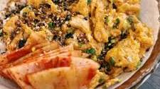 Easy Breakfast Scrambled Egg Rice Bowl