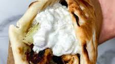 Easy Greek Yogurt Marinated Chicken Pitas Recipe