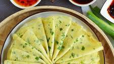 Egg and scallion crepe (Ji Dan Bing, 鸡蛋饼)