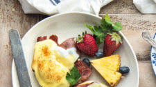 Eggs Benedict recipe (with turkey bacon)