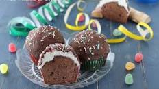 Funfetti cupcakes al cioccolato, con glassa alla meringa