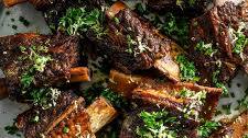 Garlic Braised Short Ribs With Red Wine