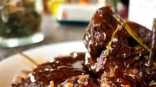 Garlic Braised Short Ribs with Red Wine