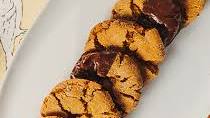 Gingersnaps with Chocolate Dip