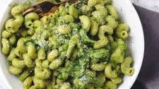 Green Goddess Pasta Sauce with Spinach