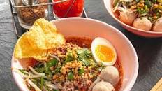 Guaydtiaao Tom Yam Moo Saap (Tom Yam Noodle Soup With Minced Pork)