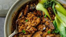 Hong Kong-Style Clay Pot Rice with Mushroom and Tofu