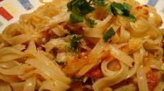 Linguine With Red Pesto Clam Sauce