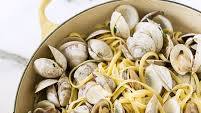 Linguine with Clams in White Wine Sauce