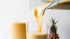Mango Pineapple Smoothie (Easy and Healthy!)