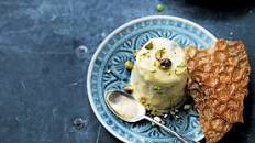 Mango and pistachio kulfi with golden snaps