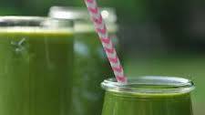 Mango smoothie with grapefruit and mint