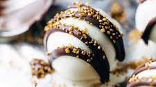 Minty Chocolate Holiday Cake Bites