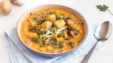 Mushroom stroganoff soup with garlic croutons