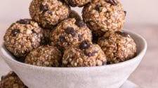 No-Bake Oatmeal Raisin Protein Cookie Dough Bites