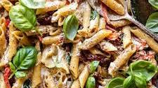 One Pot Spinach and Sun-Dried Tomato Burrata Pasta