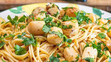 Pasta in Garlic Lemon Sauce with Lemony Scallops
