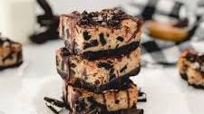 Peanut Butter Oreo Cheesecake Bars