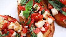 Perfect Bruschetta with Mozzarella