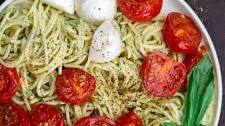 Pesto Pasta Recipe with Tomatoes and Mozzarella
