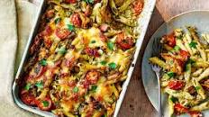 Pesto salmon pasta bake