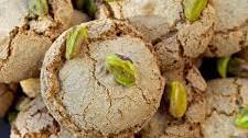 Pistachio Meringue Cookies (Pistachio Macaroons)