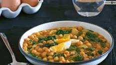 Potaje de garbanzos, la receta de mi abuela que no sabe de modas (ni falta que le hace)