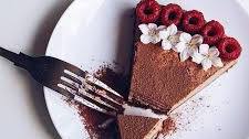 Raw Chocolate Avocado Cheesecake With Raspberries