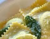 Ricotta and Spinach Ravioli with Butter and Sage (Ravioli di Ricotta e Spinaci con Burro e Salvia)