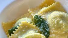 Ricotta and Spinach Ravioli with Butter and Sage (Ravioli di Ricotta e Spinaci con Burro e Salvia)