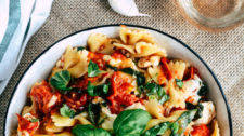 Roasted Tomato Caprese Pasta