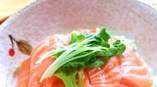 Salmon Donburi – Sashimi Strips over Bed of Rice