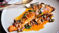 Salmon with Sun-dried Tomato, Garlic, Capers and Spinach Cream Sauce