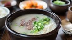 Seolleongtang (Ox bone soup)
