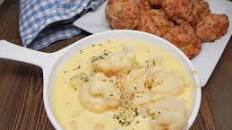 Simple Cheesy Cauliflower Soup
