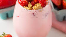 Skinny Strawberry Cheesecake Smoothie