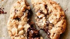 Soft & Chewy Almond Flour Oatmeal Cookies