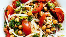 Spicy Chickpea and Bulgur Salad