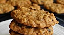 Spicy Oatmeal Raisin Cookies