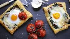 Spinach, Cheddar and Egg Breakfast Tarts