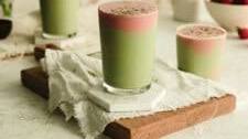 Strawberry Matcha Smoothie