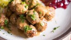 Swedish Meatballs With Rich Gravy